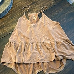 Adorable high low tank!